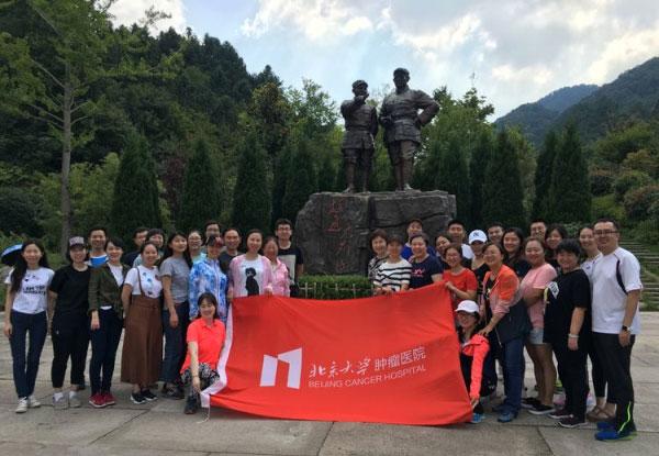 一个人手机拍照需要准备哪些道具？游戏画面